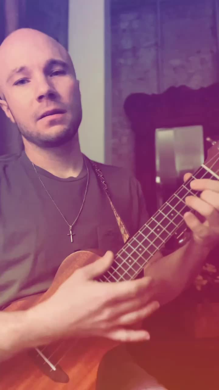 @barefootuke