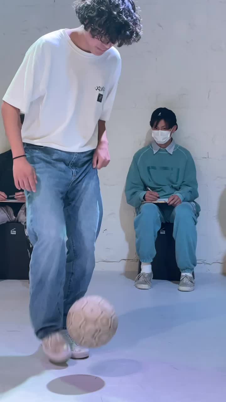 @るい