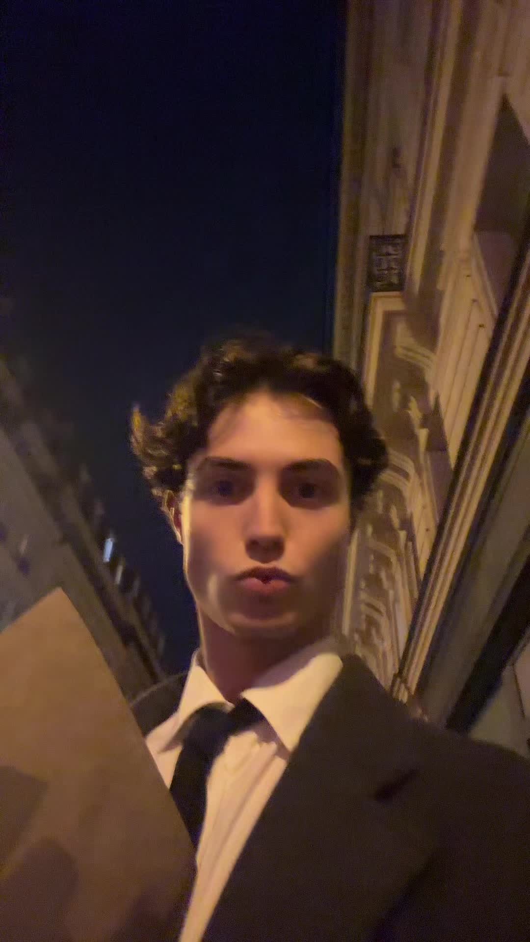 @No&eacute;