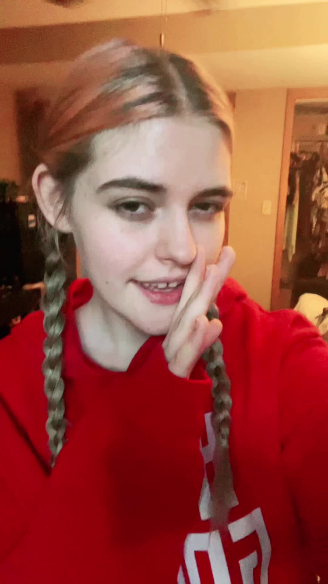 @artbyisvara