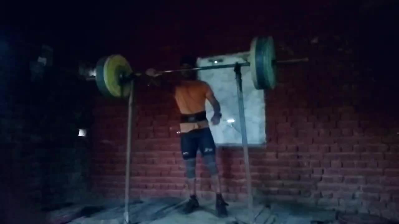 @👑WEIGHTLIFTER👑