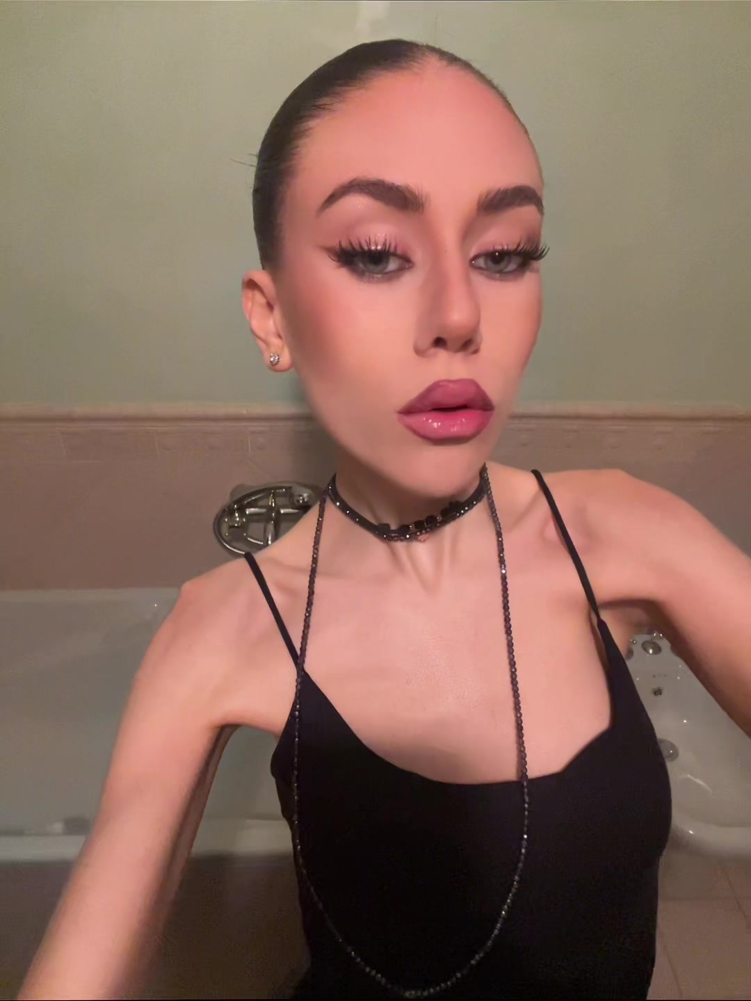 @nicole