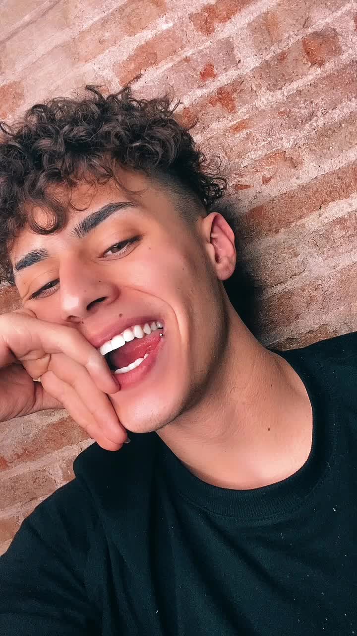 @costicosti00