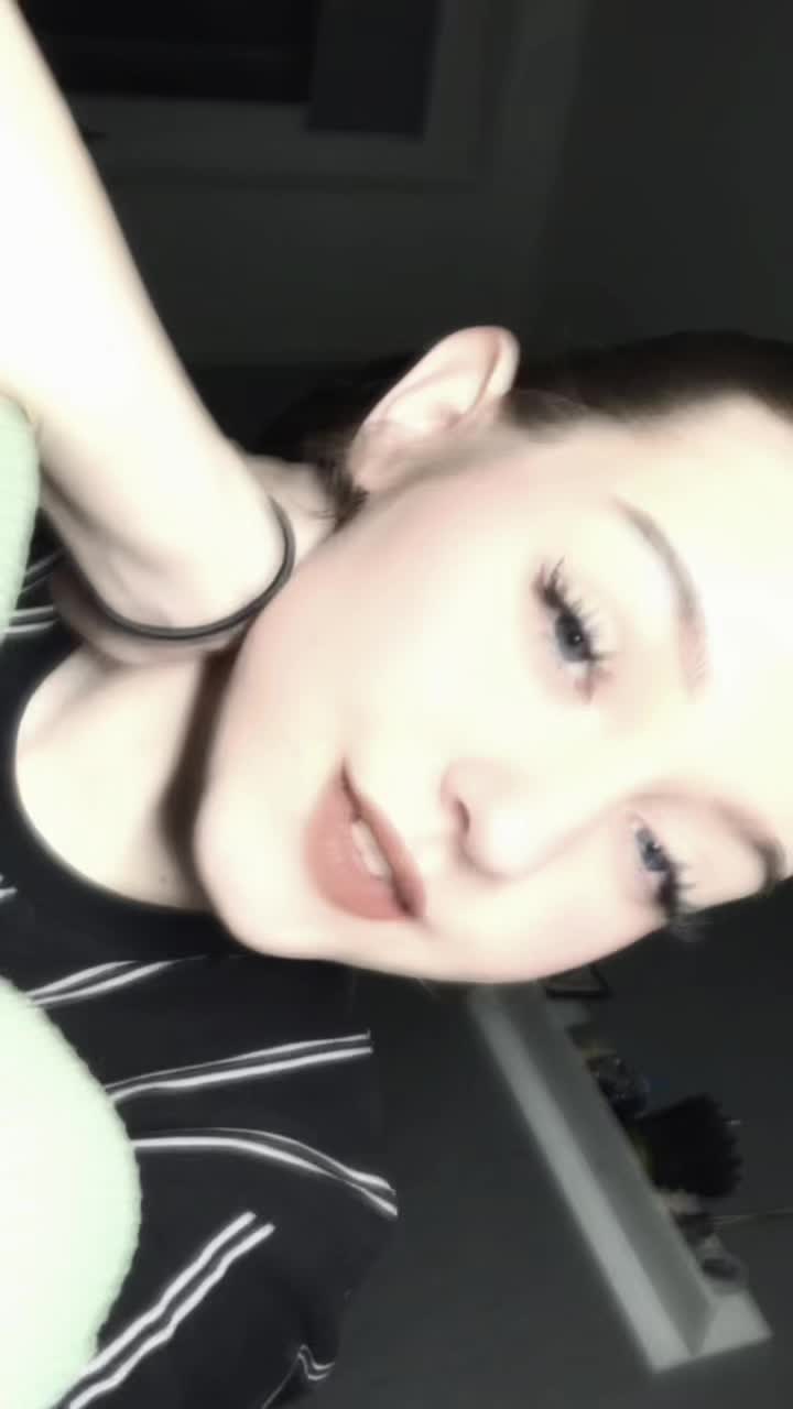 @𝒟𝑒𝓈𝒾𝒾👸🏻