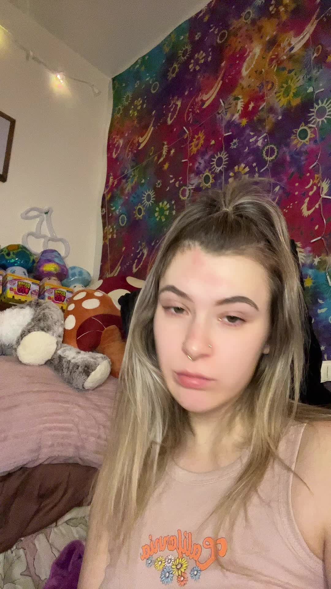 @Lizzy👑🍄