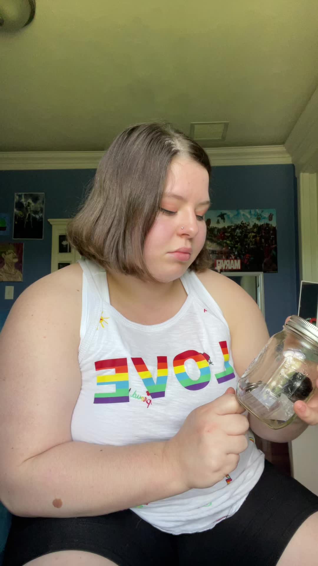 @HellaBella