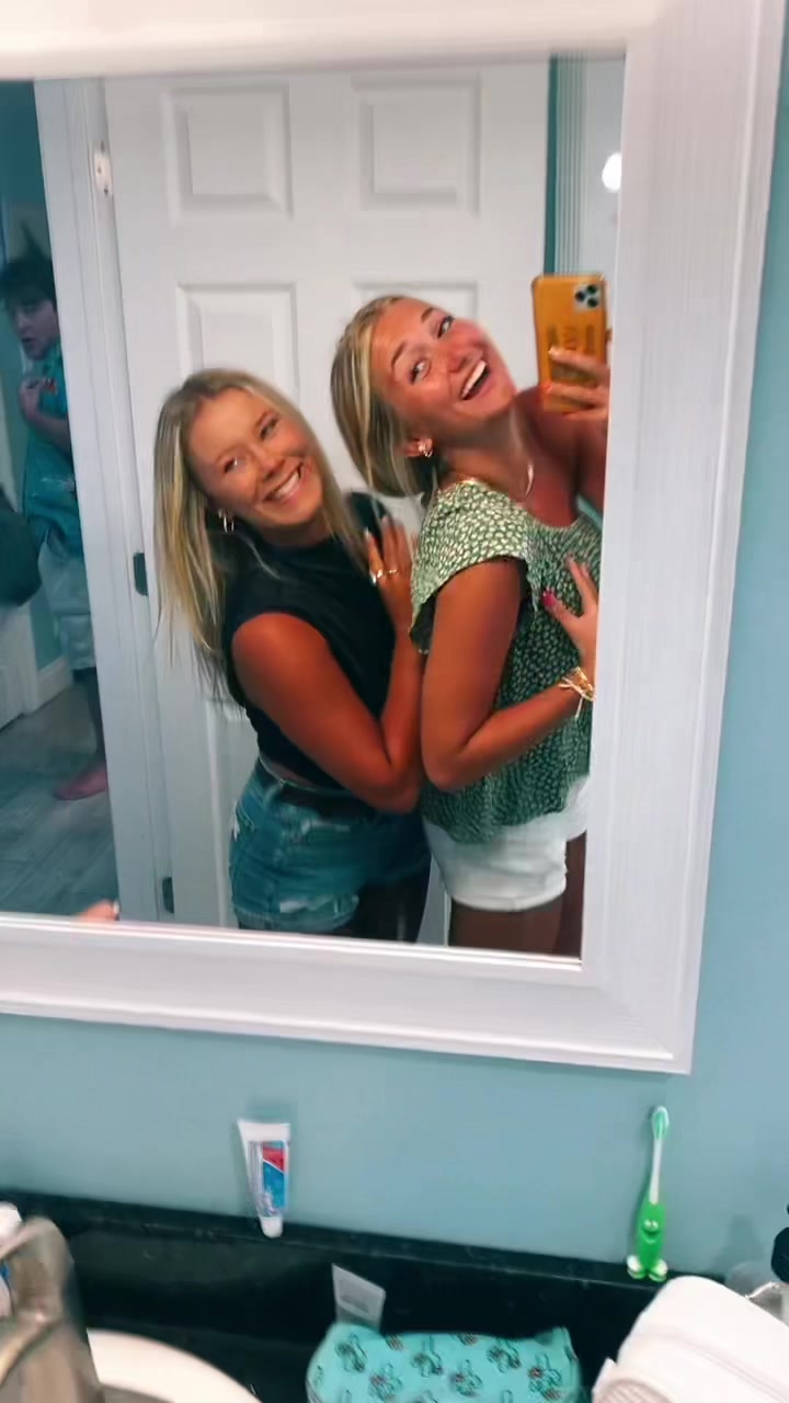 @mollyyyclark