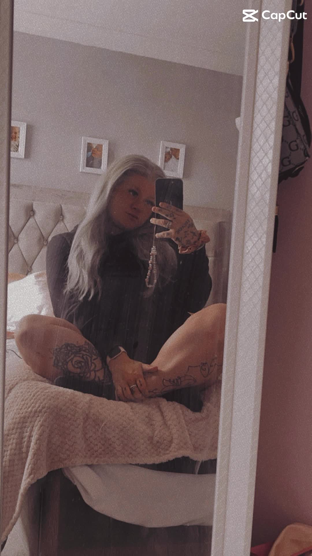 @𝓒𝓱𝓪𝓻 𝓛𝓸𝓾𝓲𝓼𝓮🖤