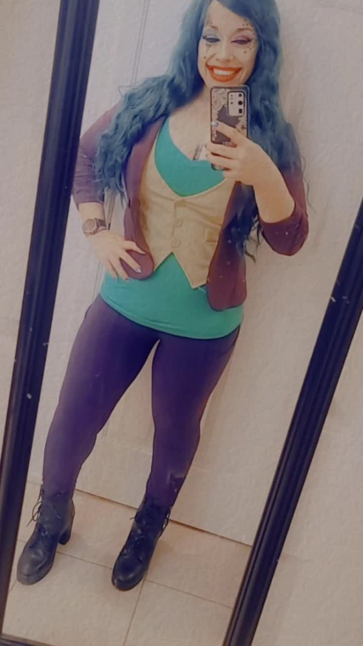 @Nikki_Lisette