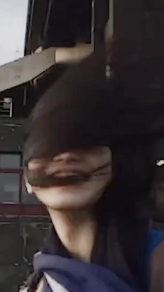 @><