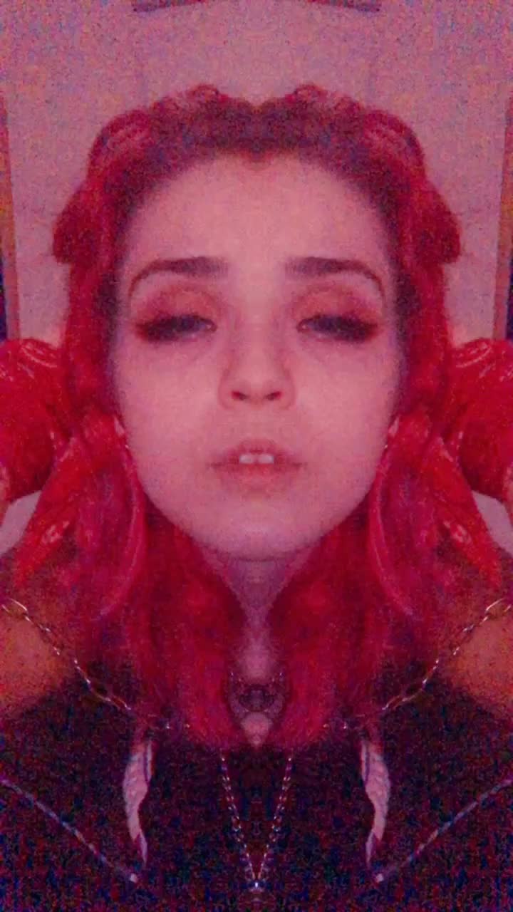 @VaporwaveVally🥀