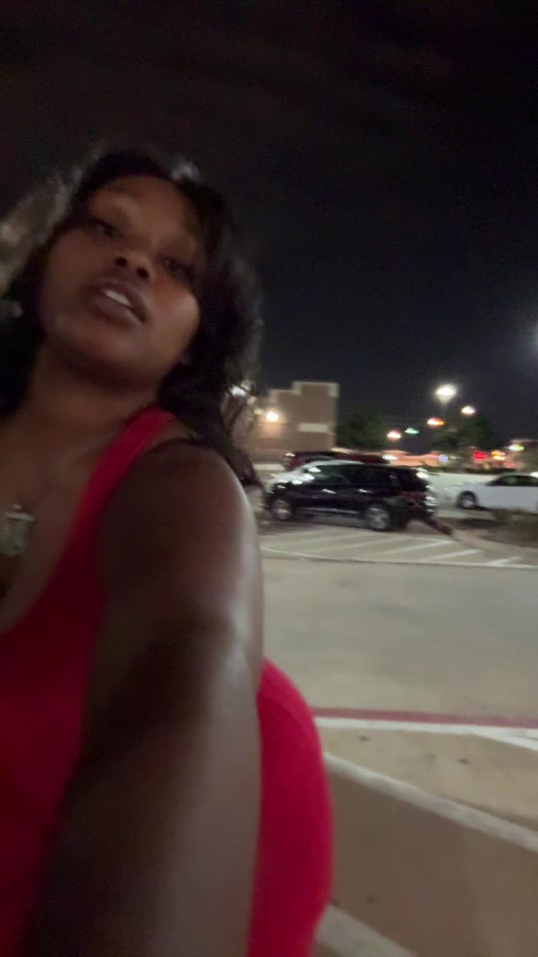 @LovNia_