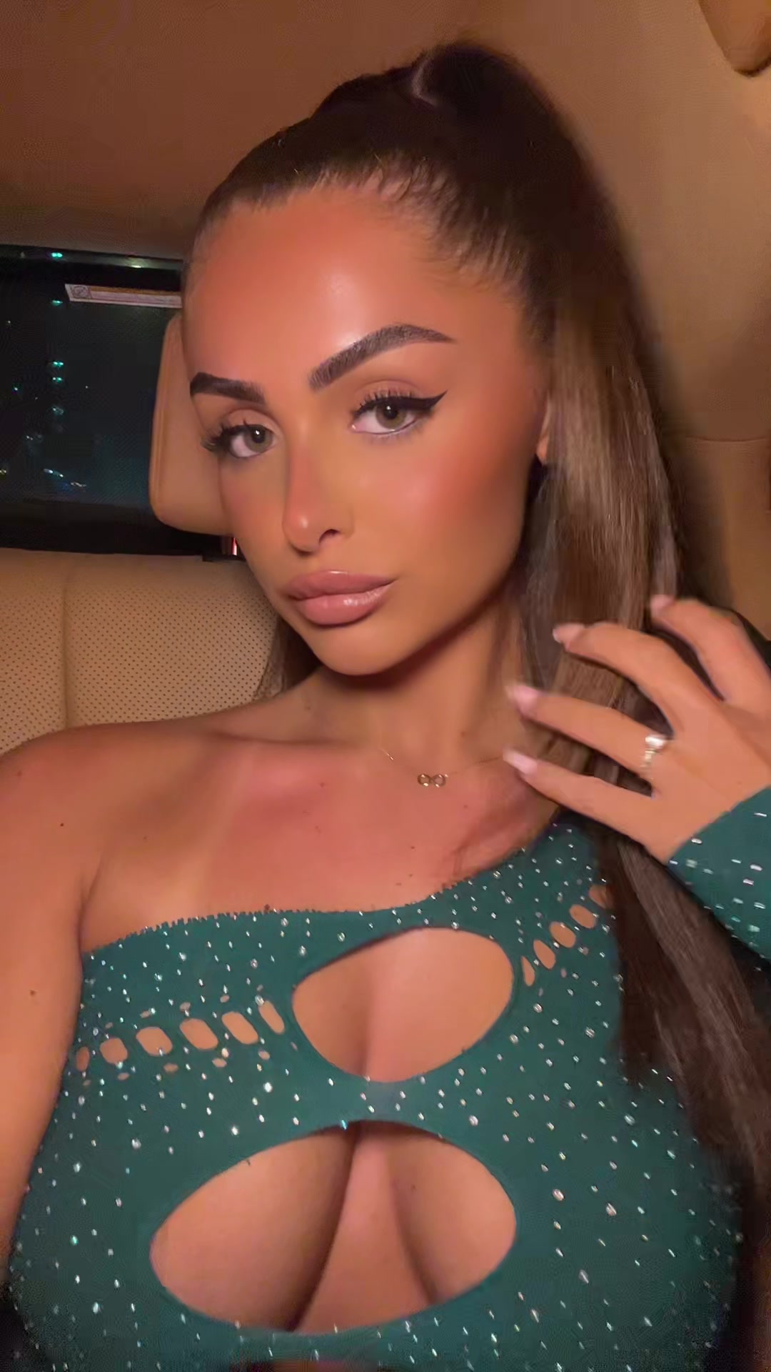 @Ellia Christina🤍
