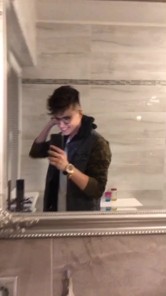 @𝐌