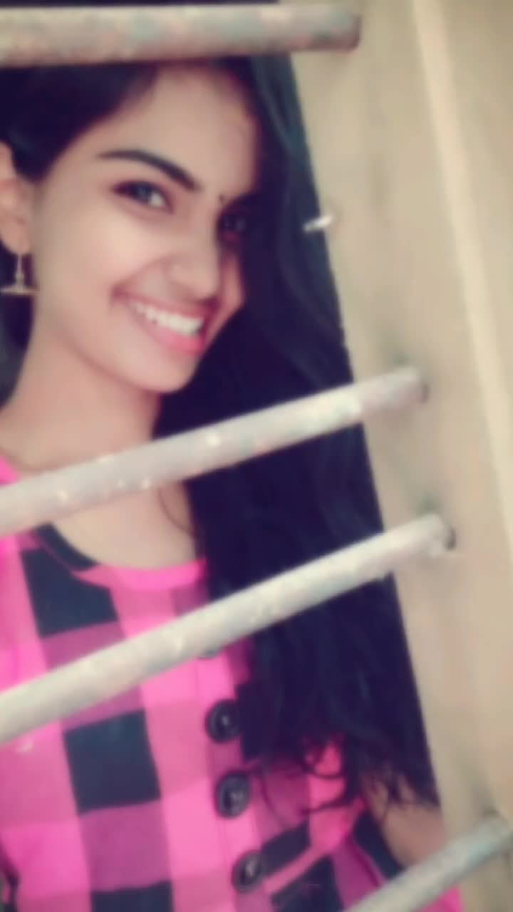 @👑KEERTHI VAVACHI👑