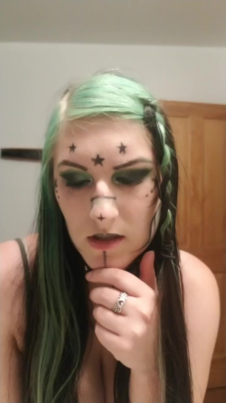 @Eleniel