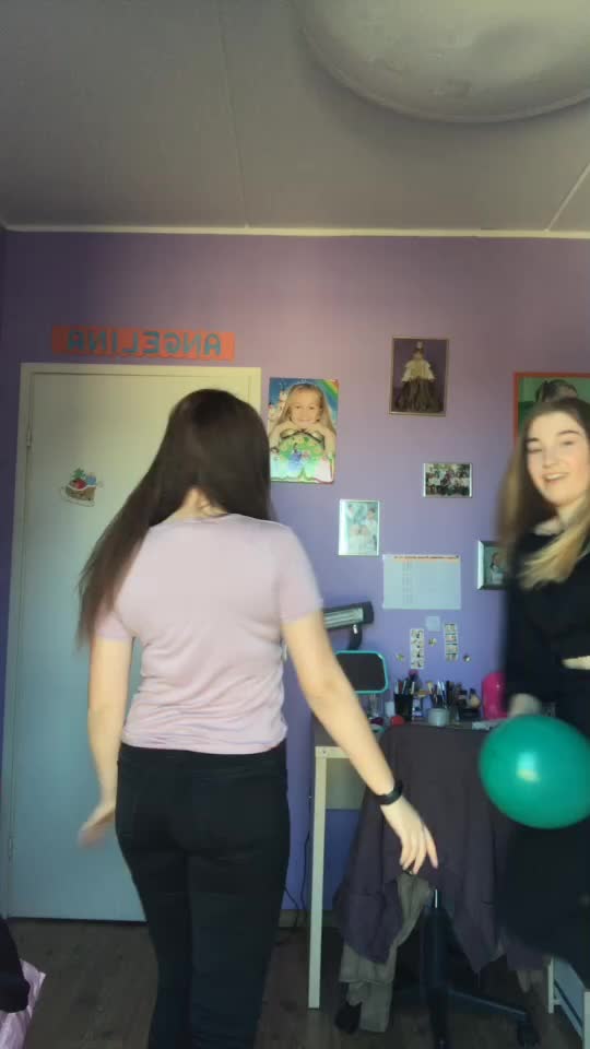 @Дэбилы