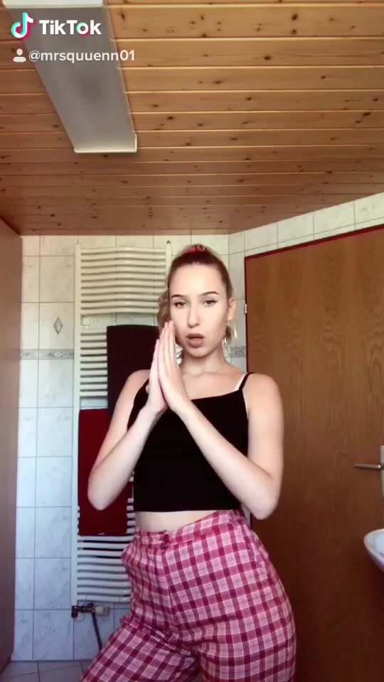 @queenofqueens🤩