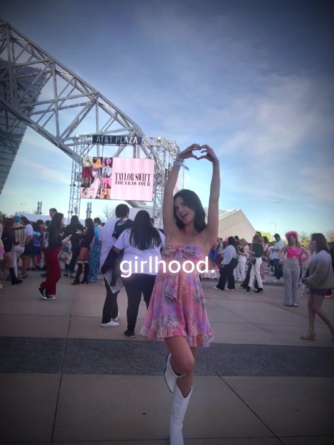 @JustYourFellowSwiftie