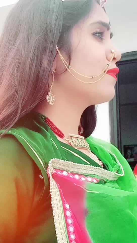 @Akanksha maru👰😍💜