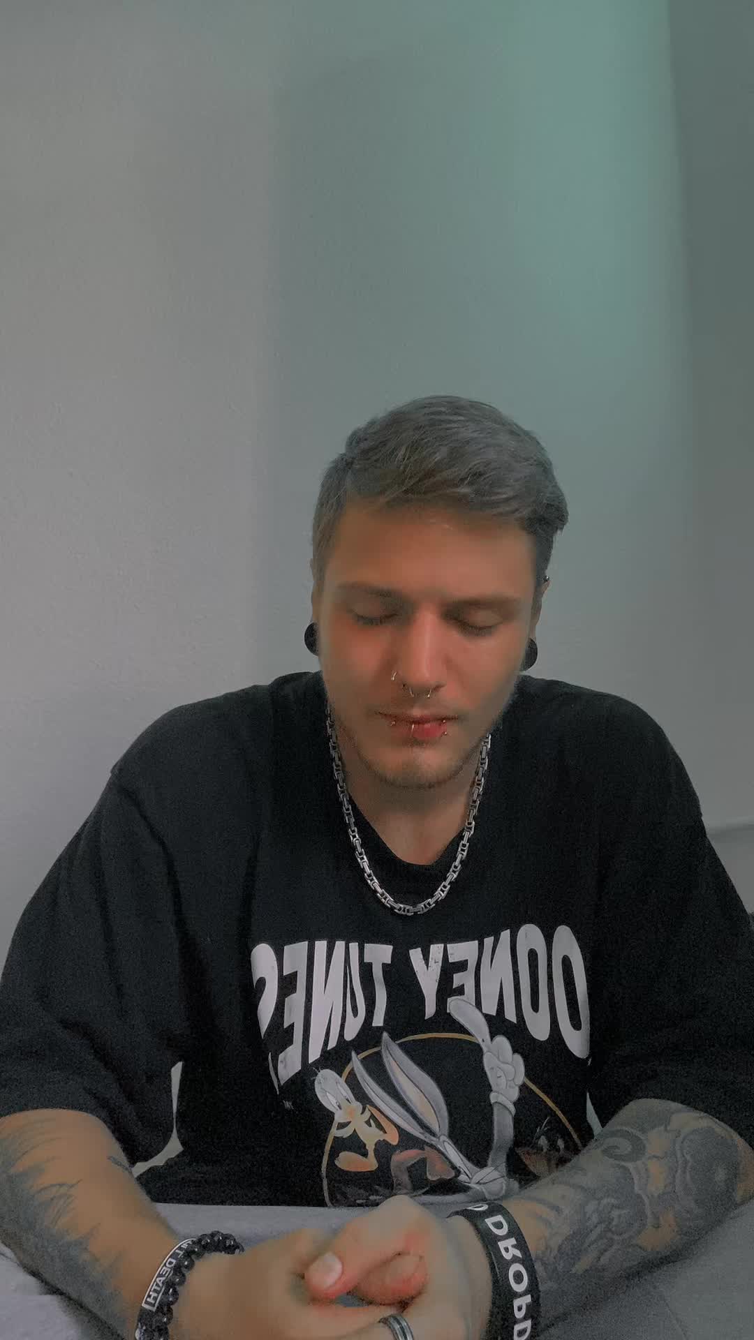 @Mischa✝️