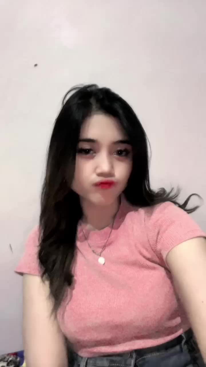 @MissDellaaaa