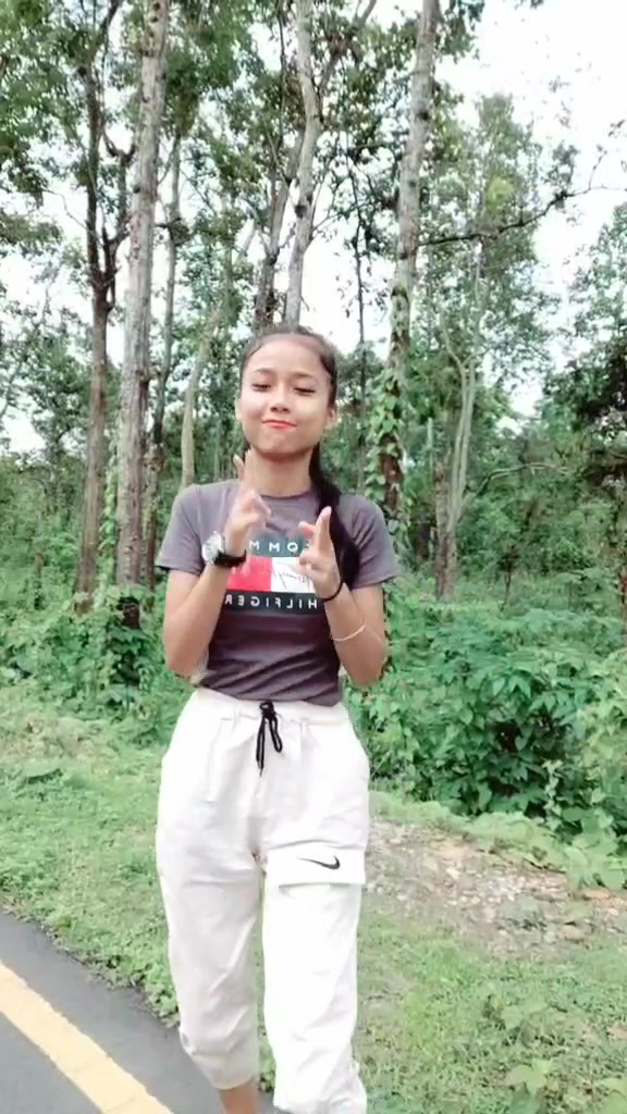 @𝑀𝑜𝓃𝒾𝓀𝒶 𝓂𝒶𝓇𝒶𝓀 ✨