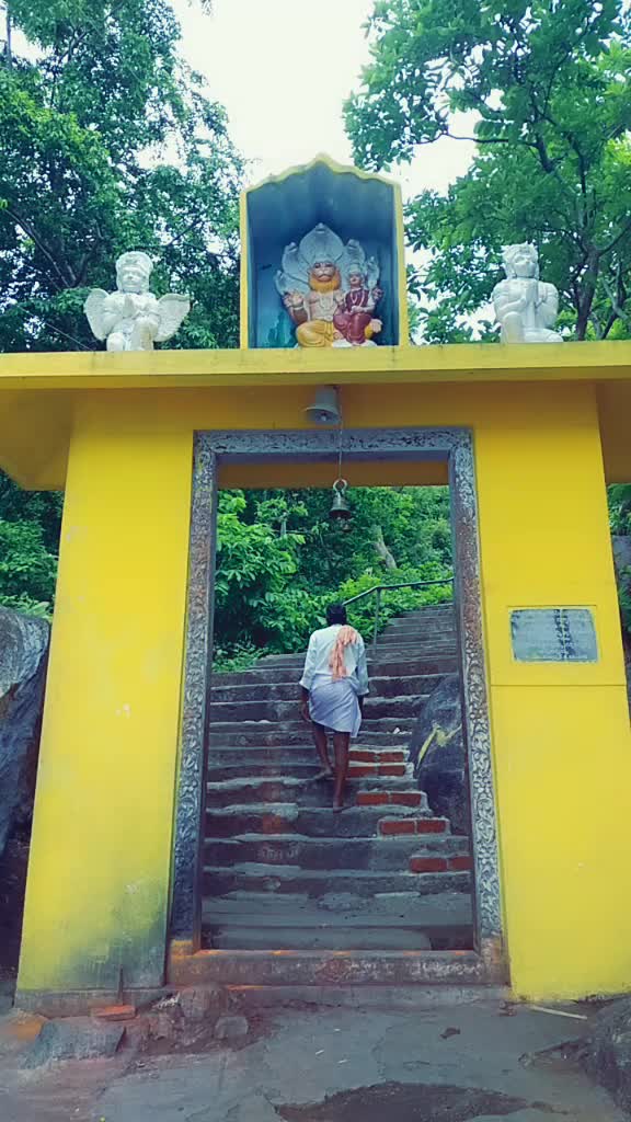 @👑vamshi yadav 🤘