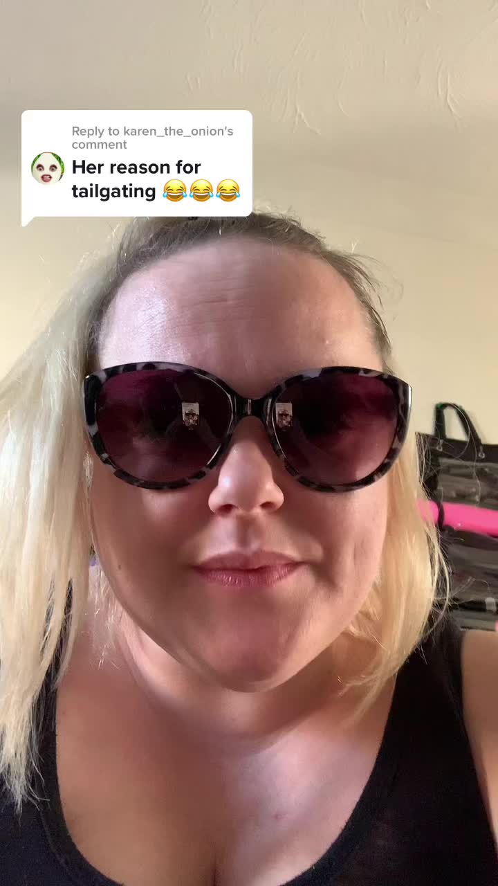 @TikTokNotTinderGoAway.