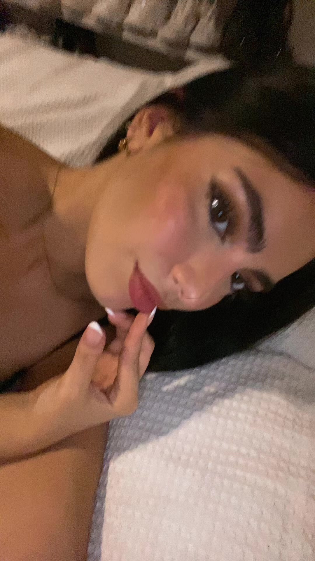 @anyelina