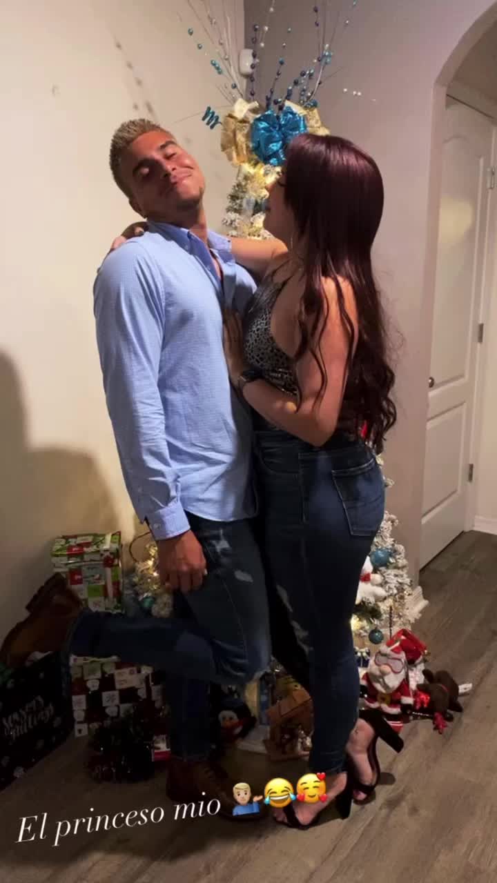 @ashleycolonn_