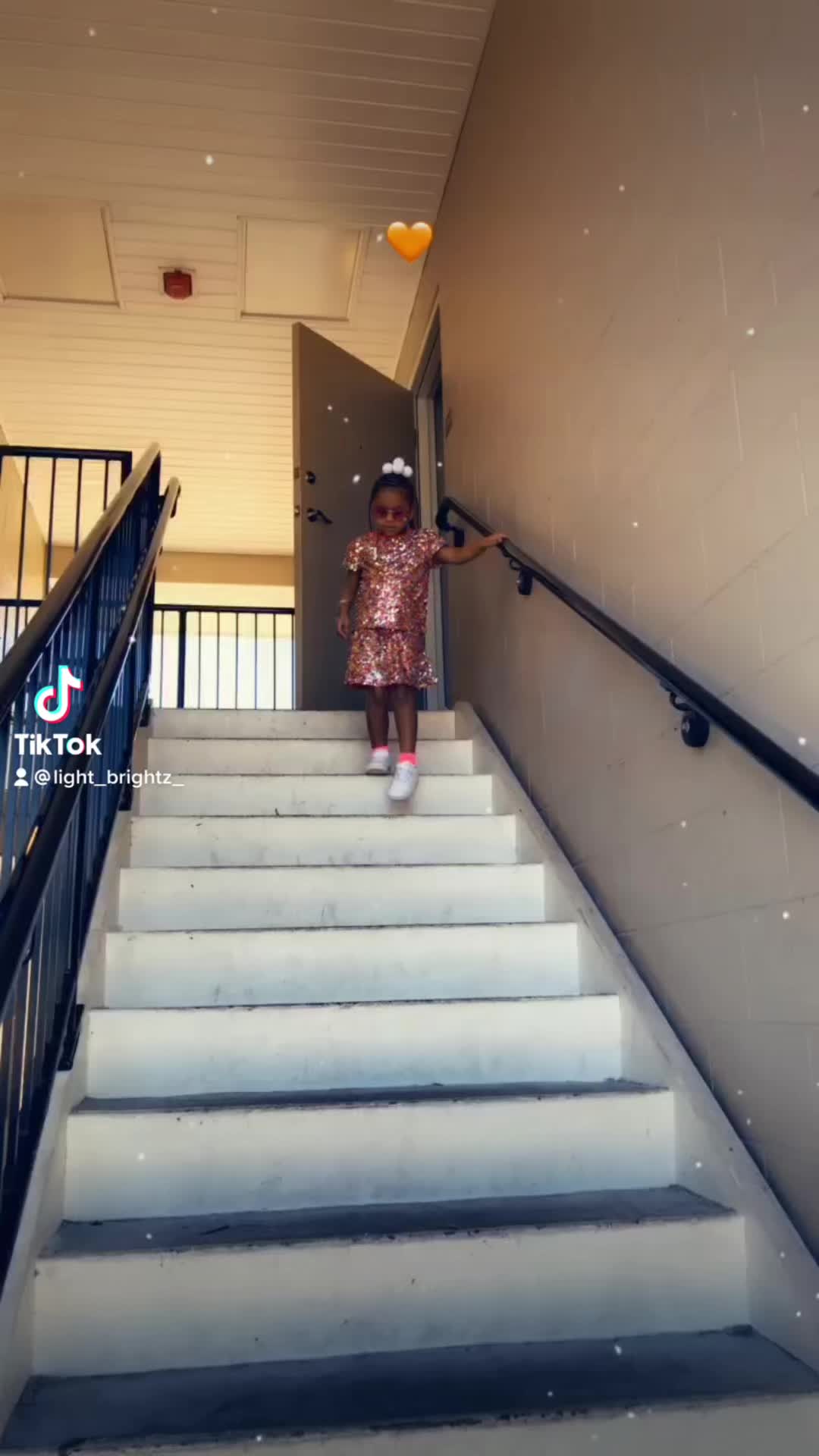 @Light_brightz_