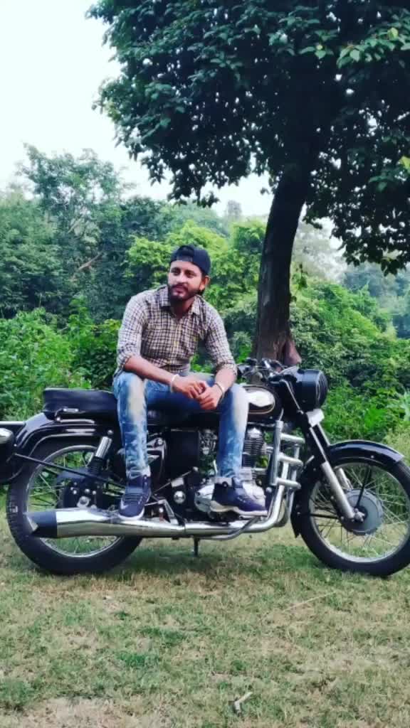 @Radhe Saab👑