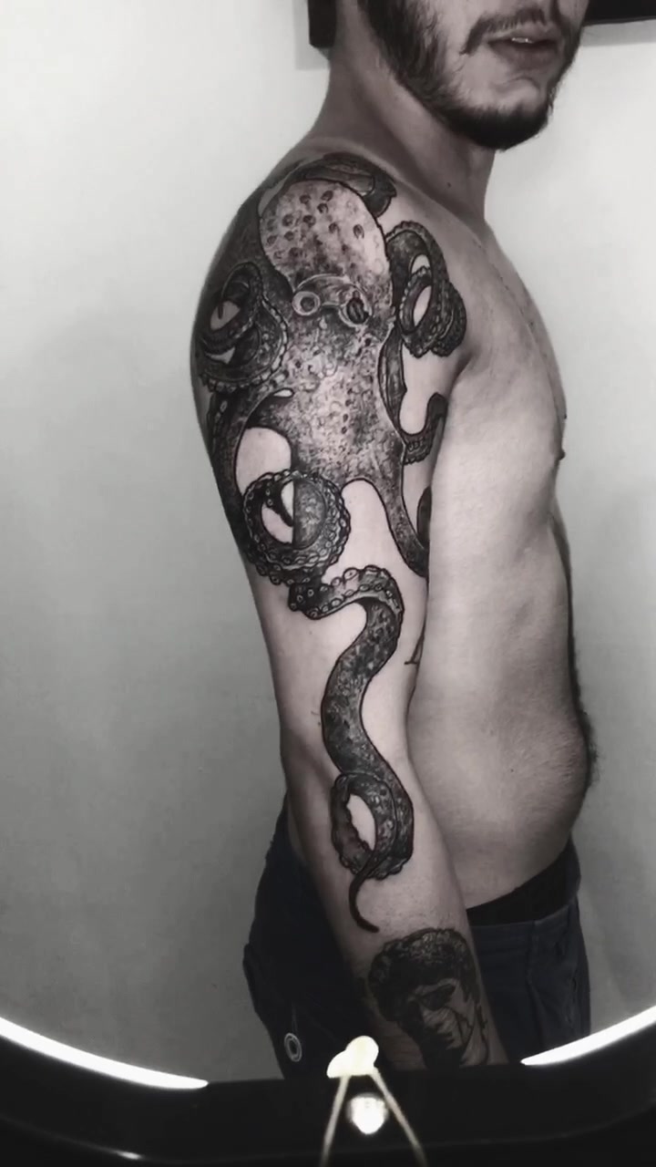 @ellyn.tattoo