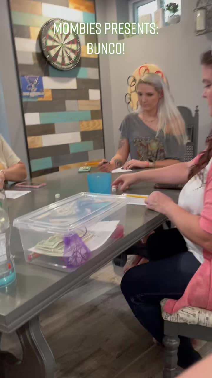 @MombiesPodcast