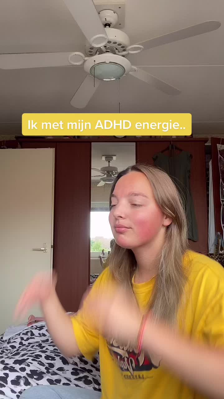 @Chlo&euml;