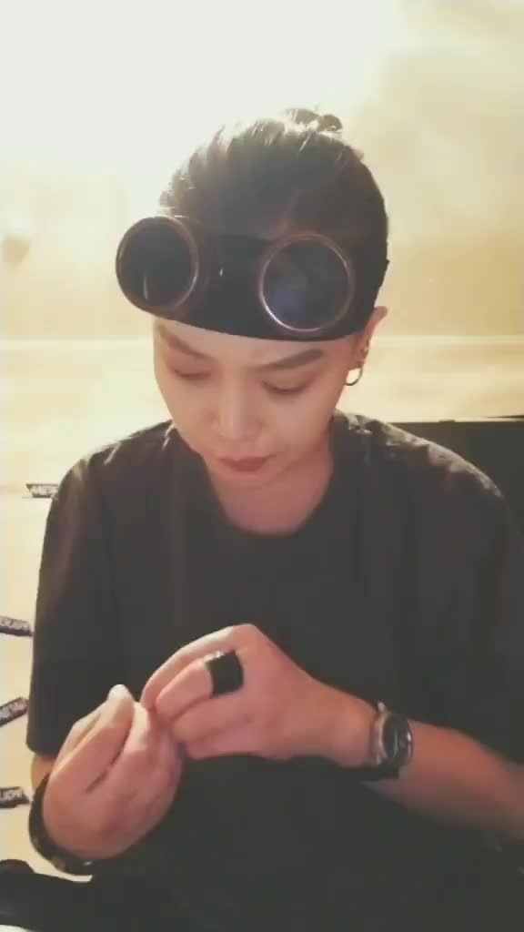@IXujin