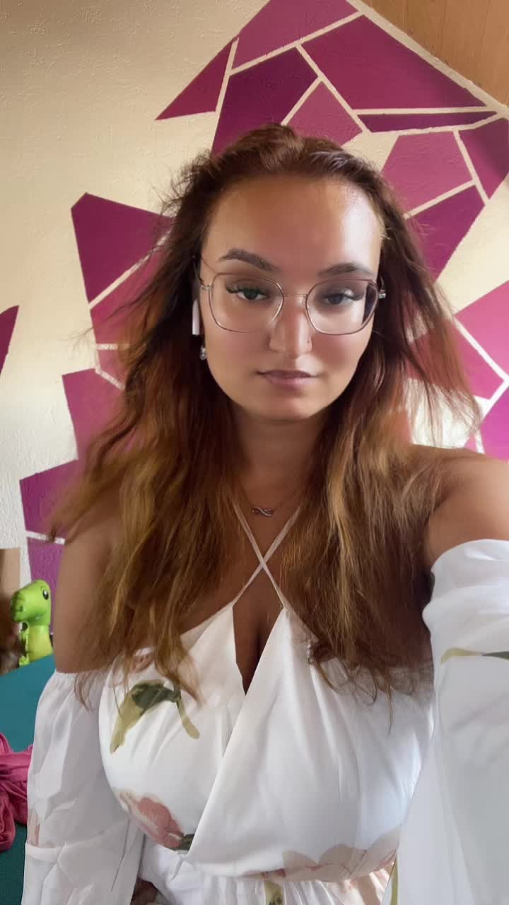 @𝔼𝕤𝕥𝕖𝕣🦋
