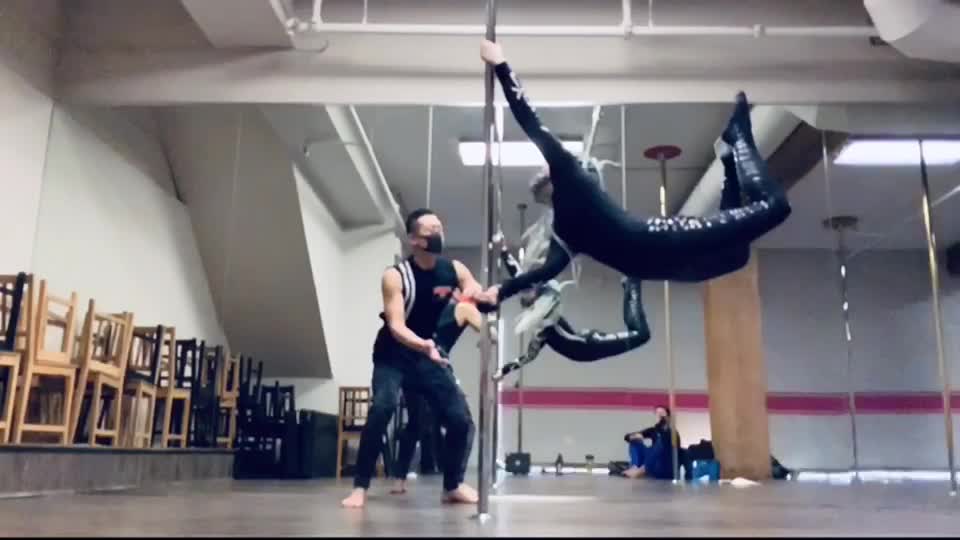@DracuLauraMayhem