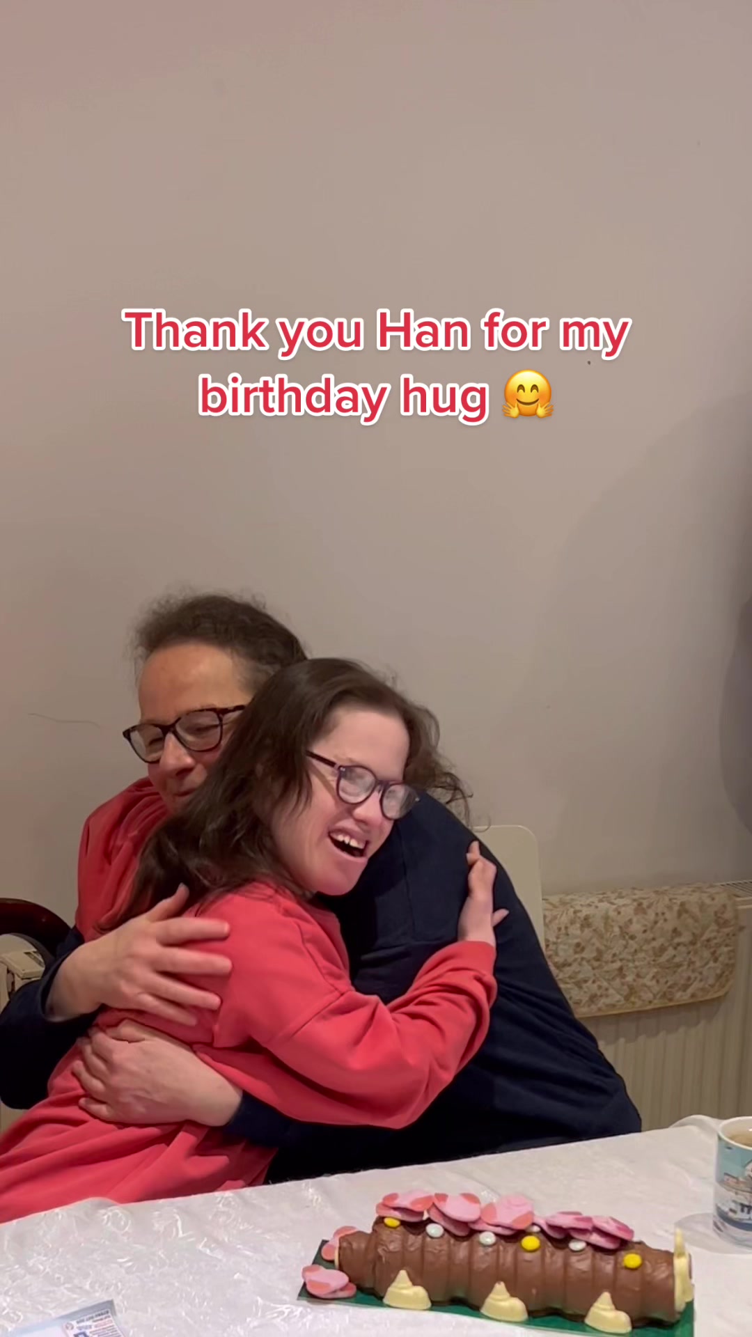 @HANNAHUGS