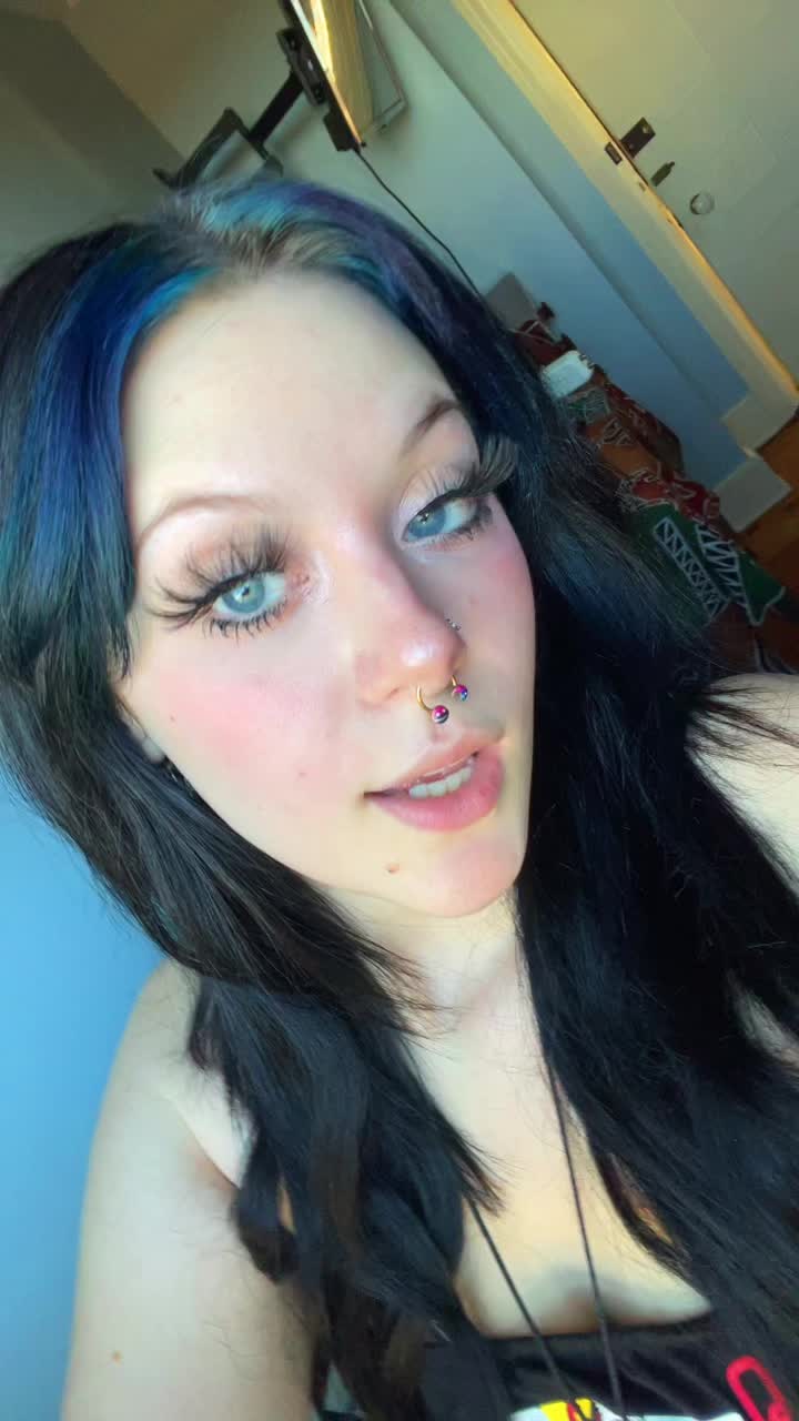 @teaganseniuk