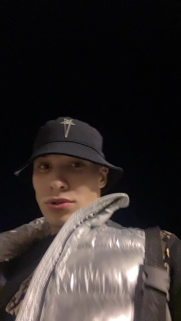 @Johnieoff