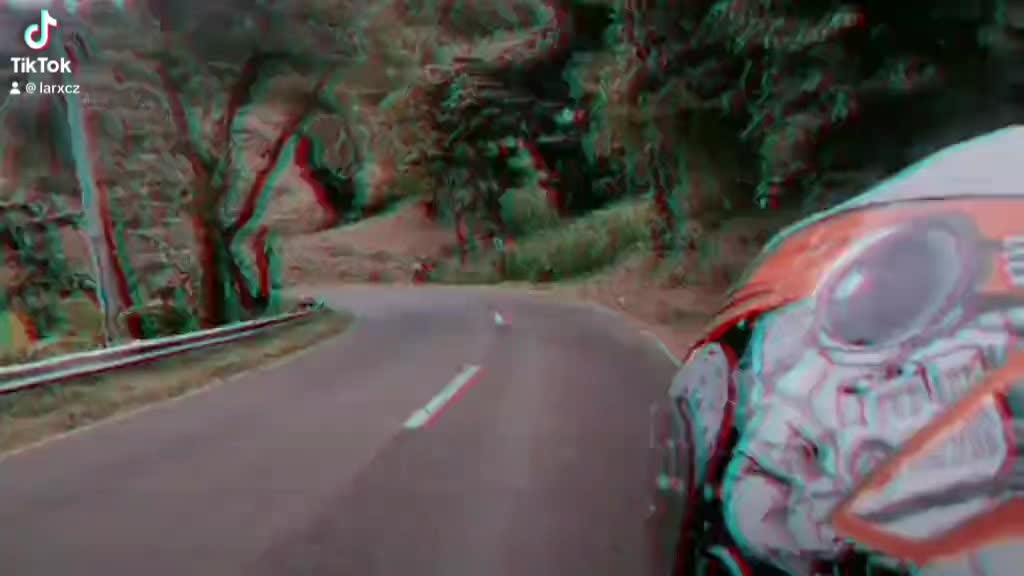 @Larx. 🛵
