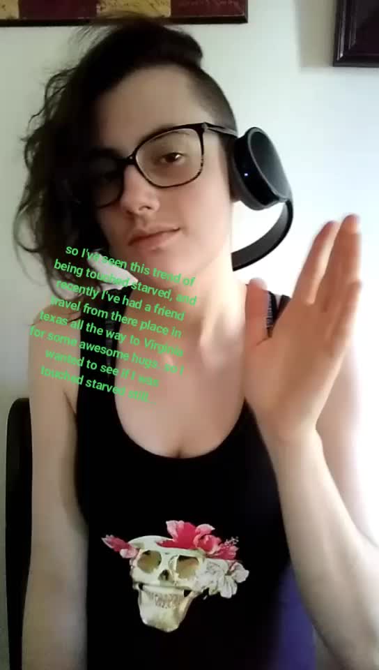 @Wolfiefanggirl1