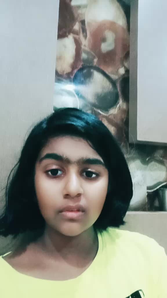@Sriya✌🏻