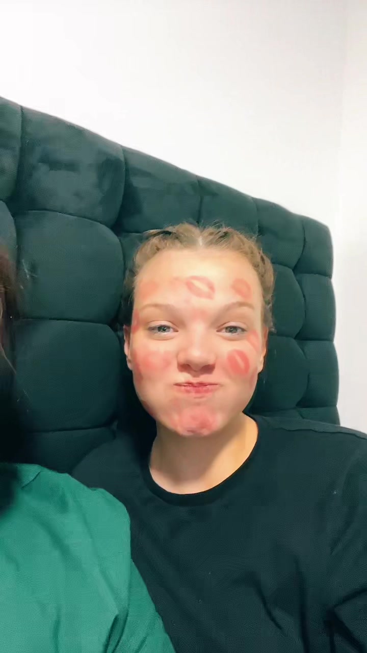 @paige_emily