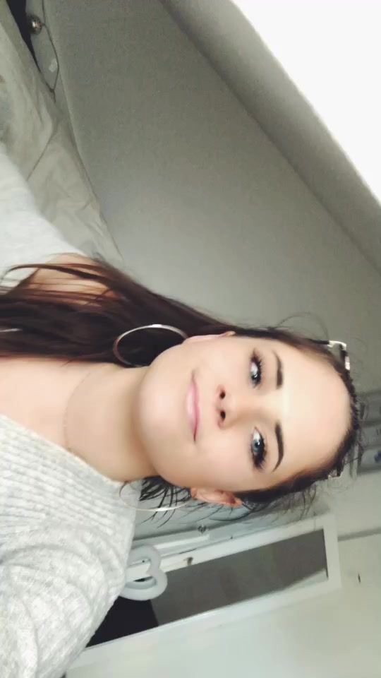 @laura