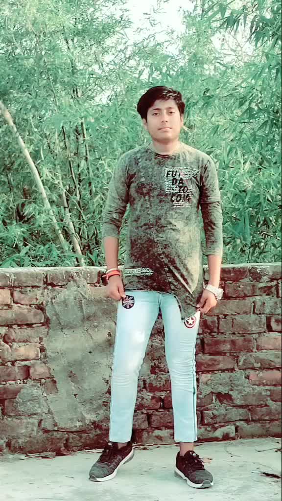 @Laksh Roy 🥰