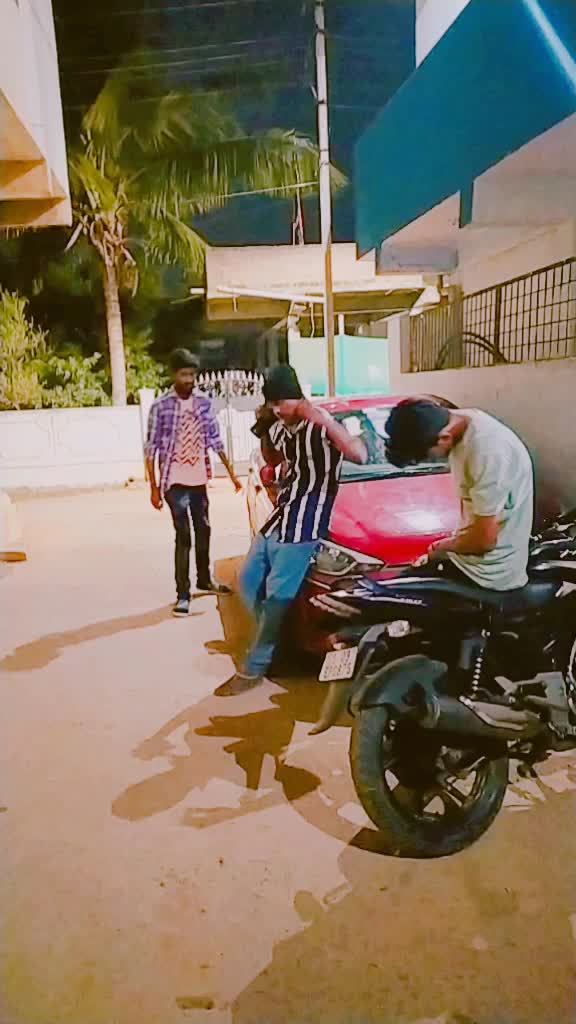 @kamina hoon 😜😜