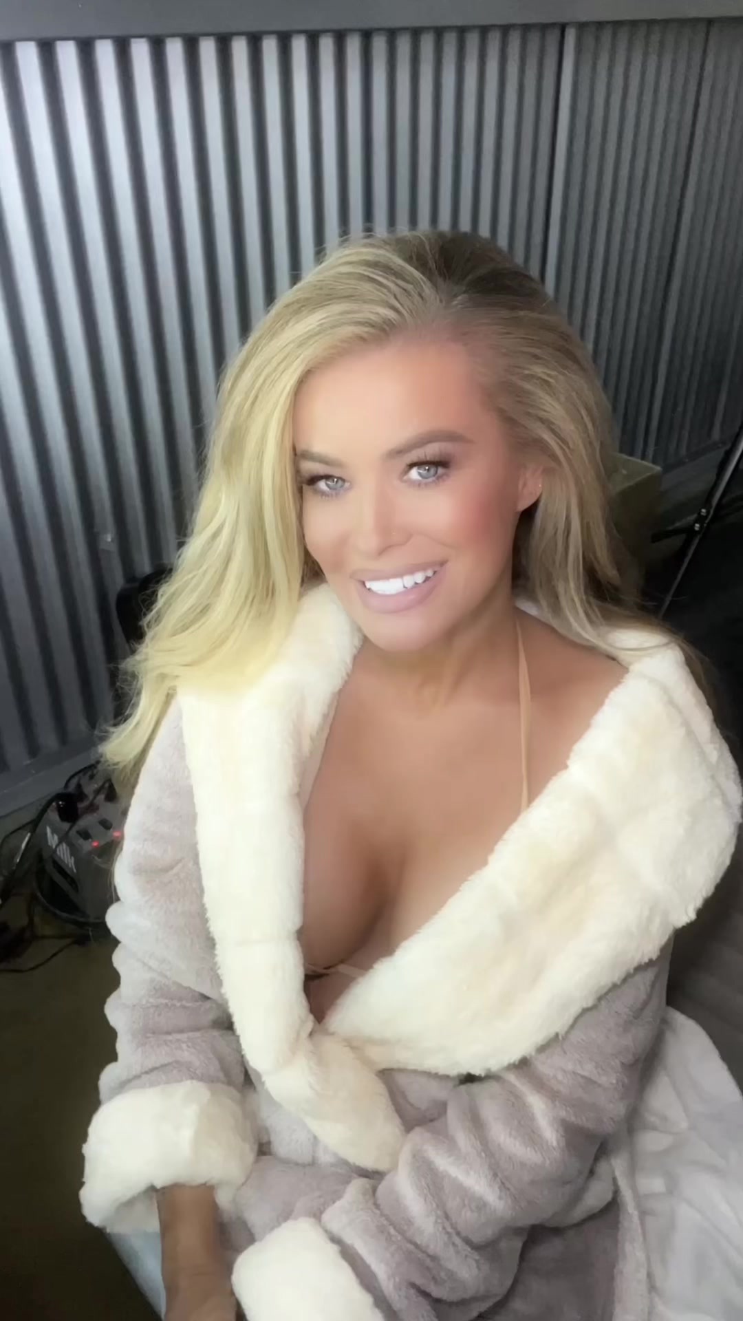 @Carmen Electra